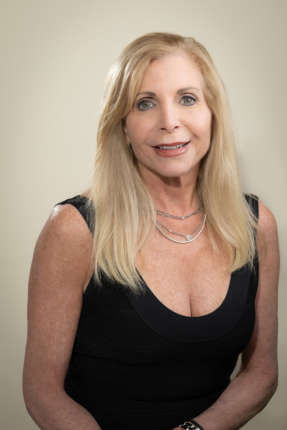 Dr Annie Plastic Surgeon in Bucks County PS and Hunterton, NJ